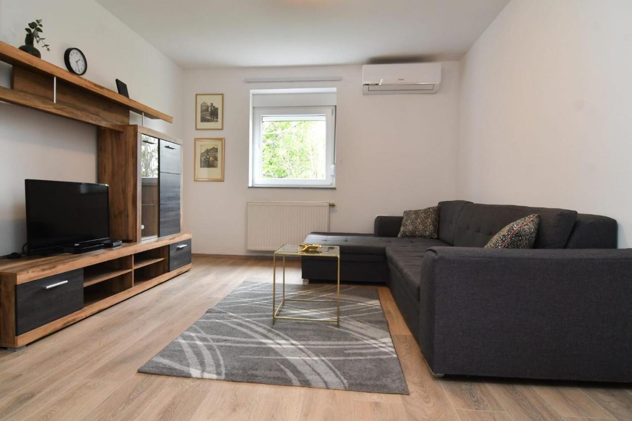 Apartman Gluic Синь Экстерьер фото