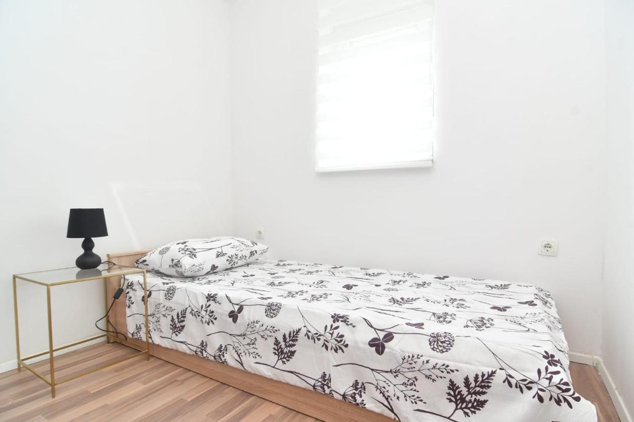 Apartman Gluic Синь Экстерьер фото